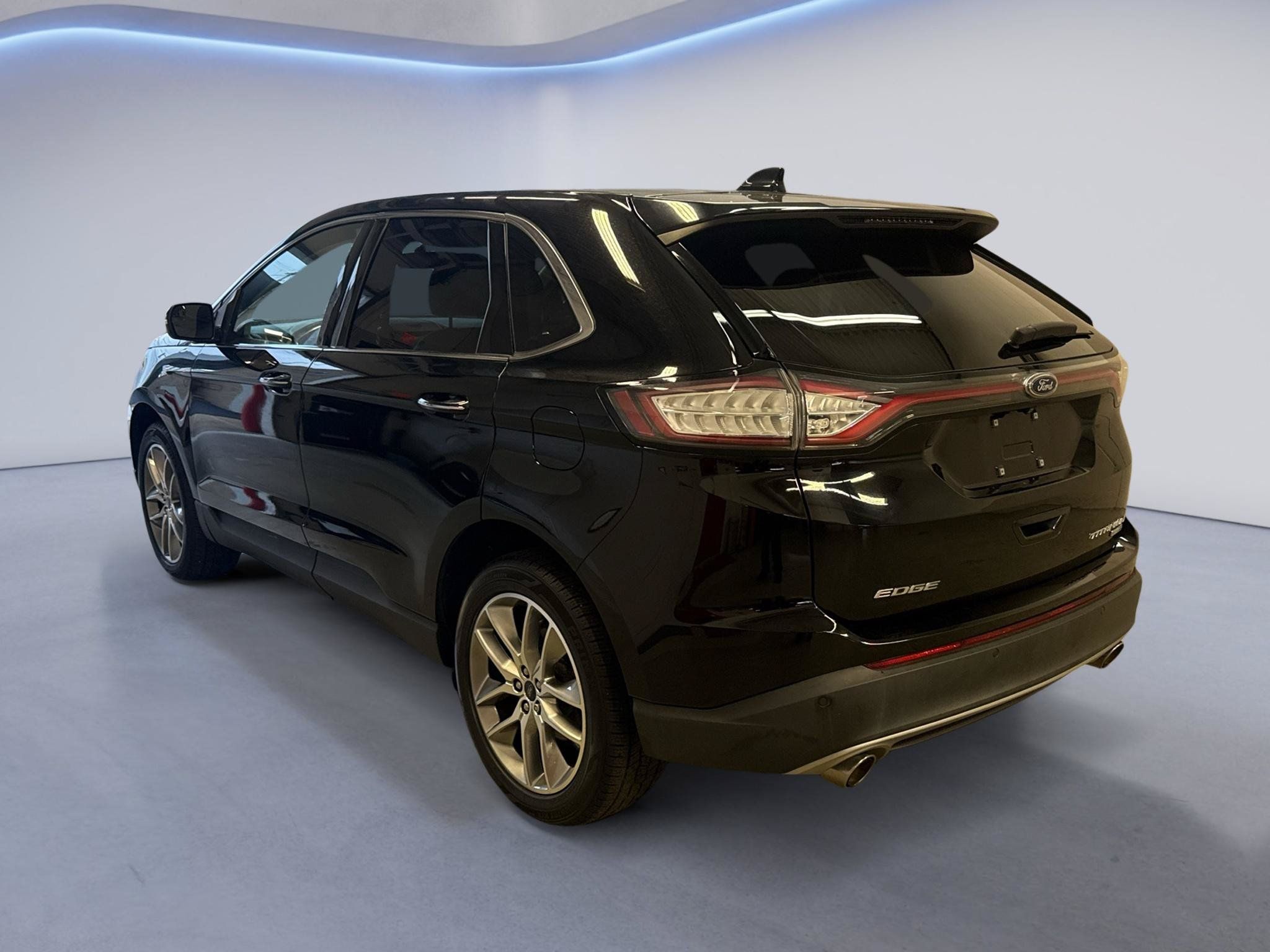 Used 2018 Ford Edge Titanium w/ Equipment Group 301A AWD/4WD image 5