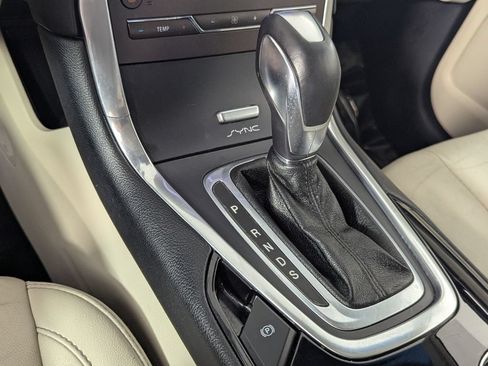 Used 2018 Ford Edge Titanium FWD image 25