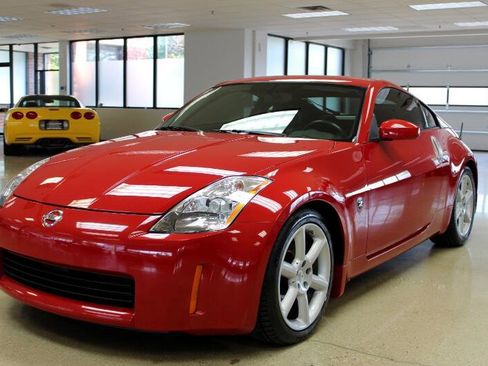 Used 2004 Nissan 350Z Touring w/ Cargo Convenience Pkg image 2