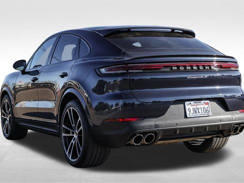 Used 2024 Porsche Cayenne S AWD/4WD image 7