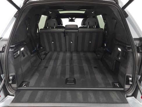 Used 2026 BMW X7 xDrive40i w/ M Sport Package AWD/4WD image 8