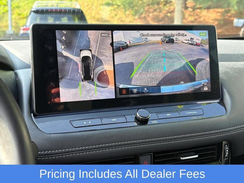 Used 2025 Nissan Rogue SL AWD/4WD image 9