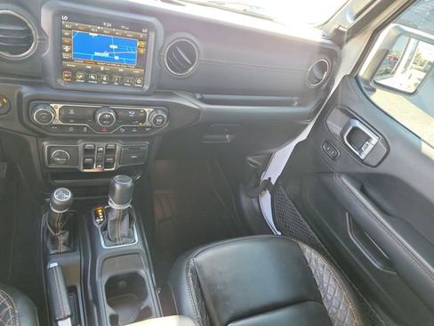 Used 2022 Jeep Gladiator Overland image 18