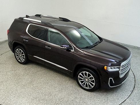 Used 2021 GMC Acadia Denali w/ Denali Ultimate Package AWD/4WD image 16