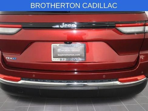 Used 2023 Jeep Grand Cherokee 4WD 4xe image 15