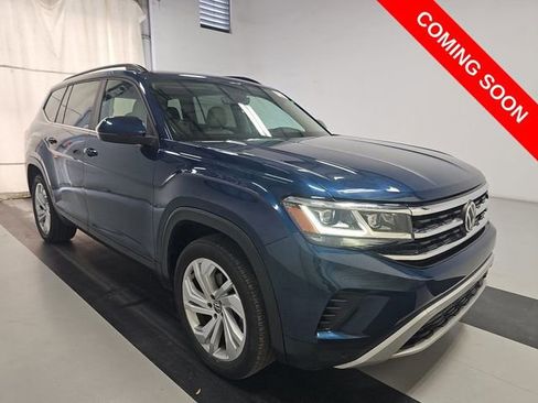Used 2023 Volkswagen Atlas SE w/ Panoramic Sunroof Package FWD image 4