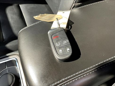 Used 2020 Jeep Grand Cherokee Limited image 35