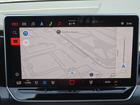 New 2026 Volkswagen GTI SE FWD image 10