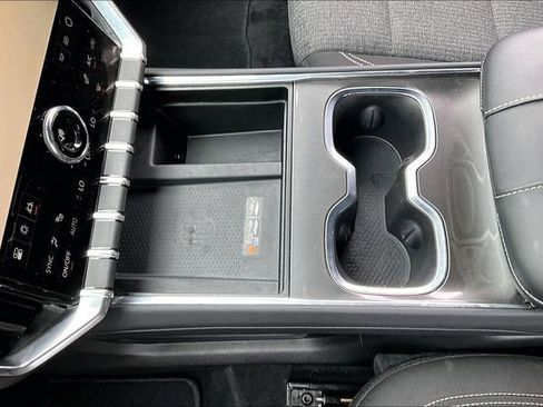 Used 2025 GMC Acadia Elevation image 18