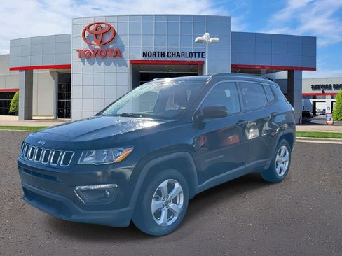 Used 2018 Jeep Compass Latitude w/ Popular Equipment Group image 4