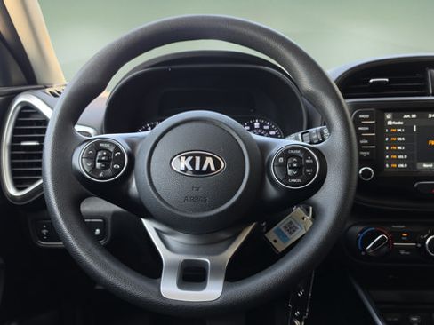 Used 2021 Kia Soul LX FWD image 15