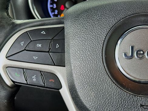 Used 2018 Jeep Grand Cherokee Limited image 13