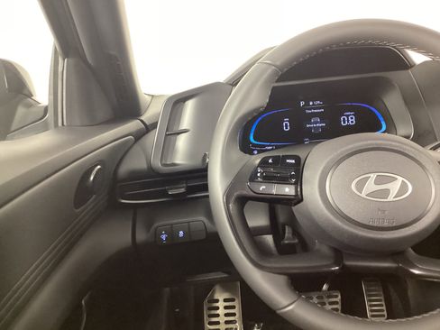 Certified 2025 Hyundai Elantra Sport image 24