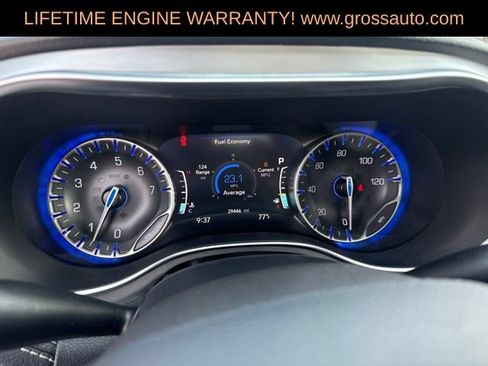 Used 2025 Chrysler Pacifica Limited FWD image 21