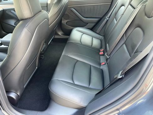 Used 2023 Tesla Model 3 Standard Range image 12