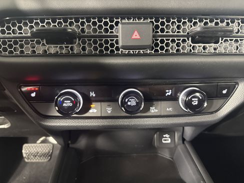 Certified 2025 Honda HR-V Sport image 24