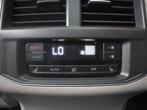 Used 2019 Volkswagen Atlas SEL Premium image 34