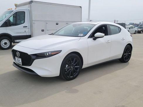 New 2026 MAZDA MAZDA3 2.5 S Hatchback w/ Premium Pkg FWD image 30