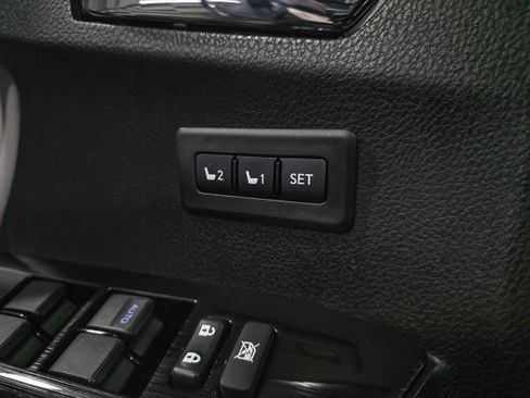 Used 2016 Toyota RAV4 Limited image 34