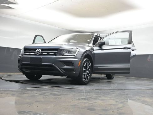 Used 2021 Volkswagen Tiguan SE AWD/4WD image 42