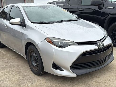 Used 2017 Toyota Corolla L FWD image 2