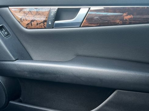 Used 2013 Mercedes-Benz C 250 Sedan image 27