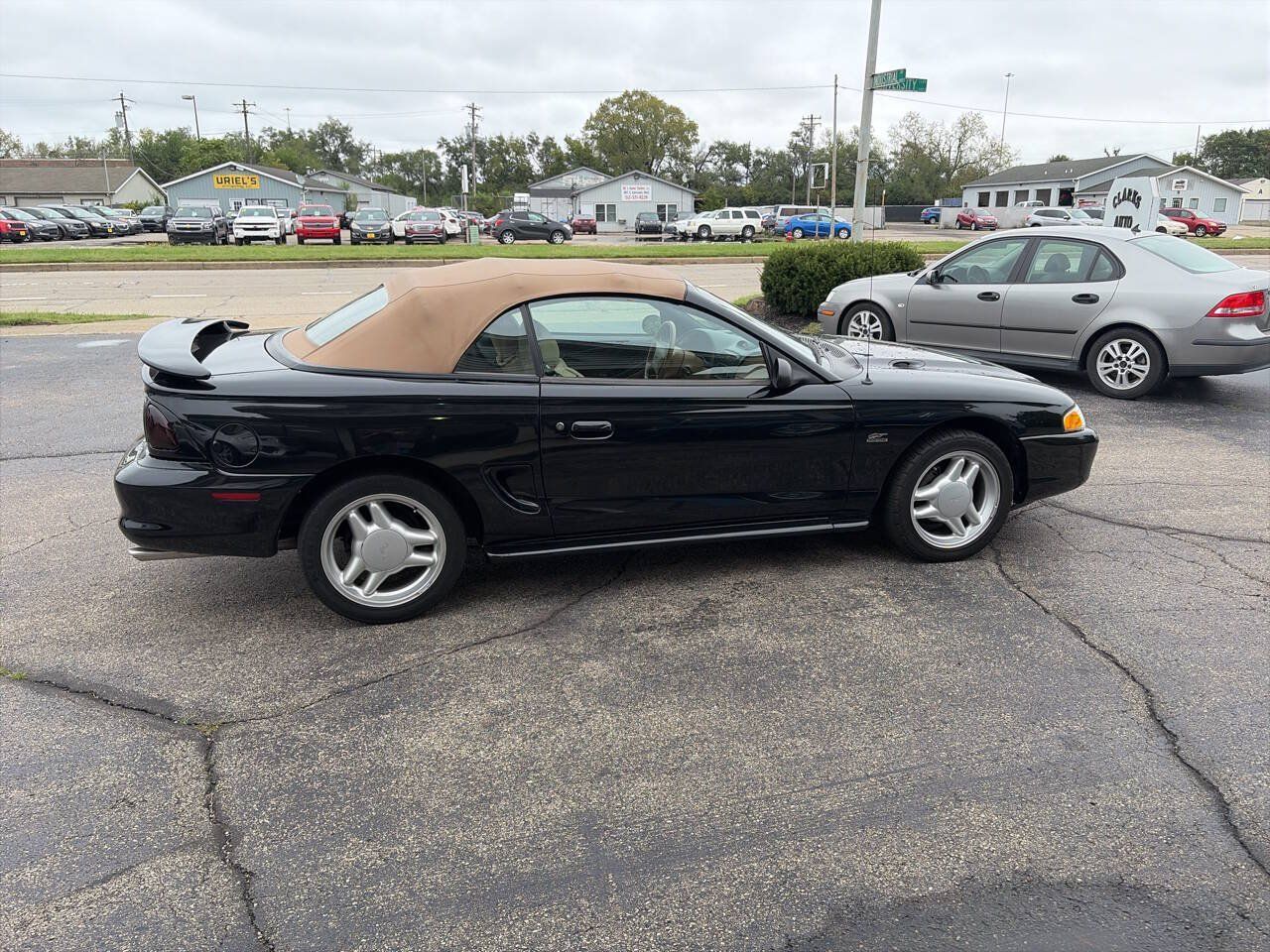 Used 1995 Ford Mustang GT RWD image 5