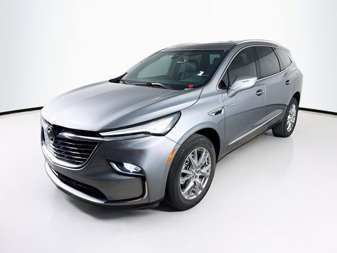 Used 2023 Buick Enclave Essence w/ Experience Buick Package image 4