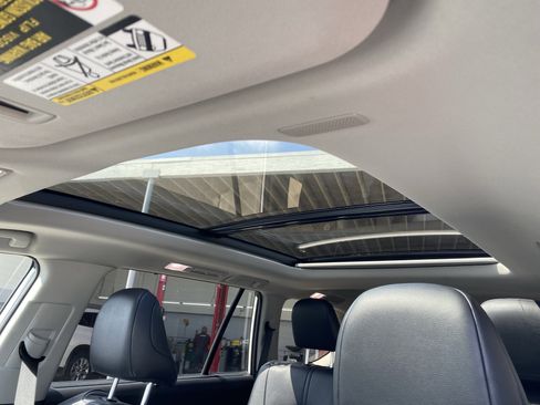 Used 2025 Toyota Grand Highlander AWD image 8