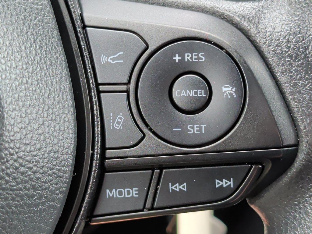Used 2025 Toyota RAV4 LE AWD/4WD image 13