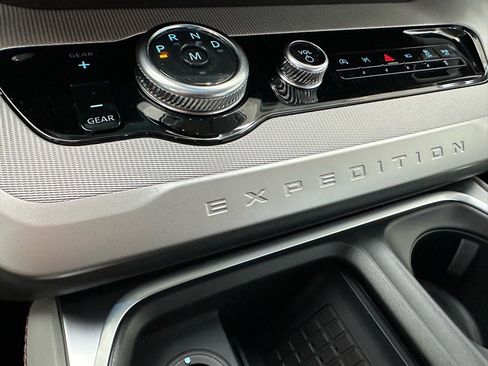 New 2025 Ford Expedition Active image 39