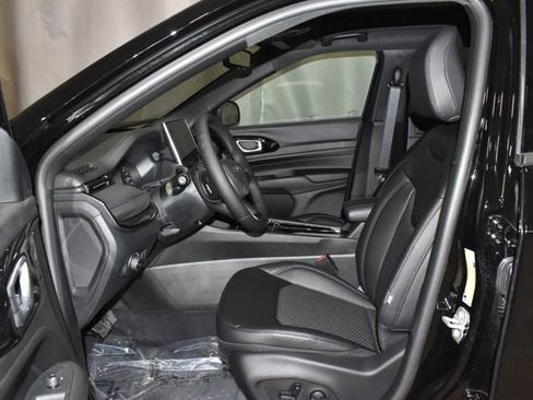 New 2026 Jeep Compass Latitude w/ Sun and Sound Group image 10