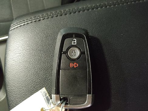 Used 2021 Ford Edge SE FWD image 32