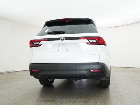 New 2026 Toyota Grand Highlander FWD image 23