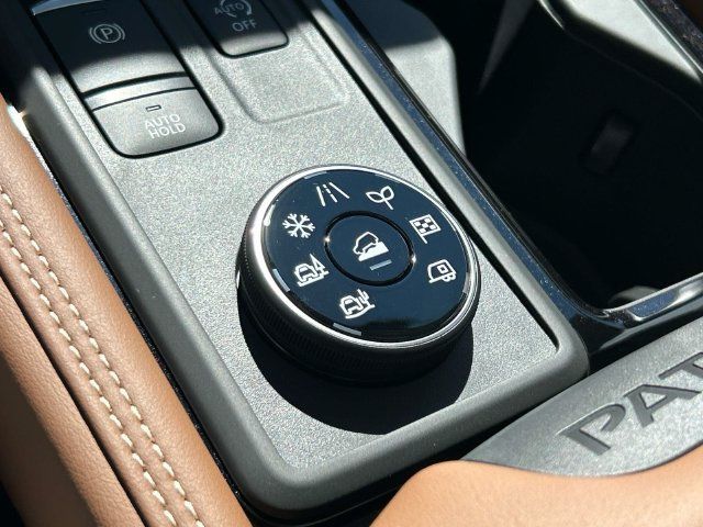 New 2026 Nissan Pathfinder Platinum AWD/4WD image 36