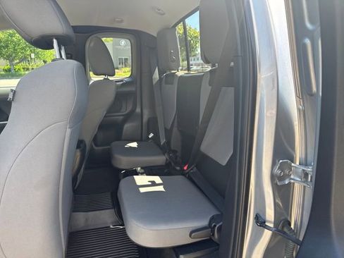 Used 2017 Toyota Tacoma SR5 w/ Tow Package AWD/4WD image 25