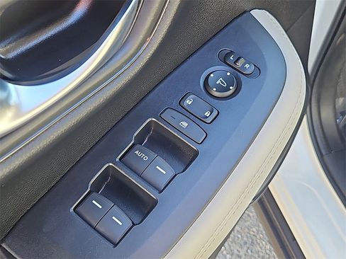 Certified 2024 Honda HR-V LX image 21