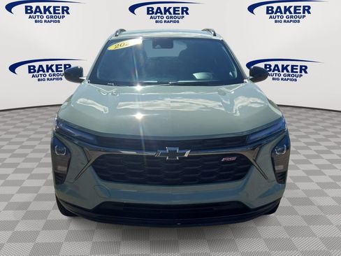 Used 2024 Chevrolet Trax RS w/ Driver Confidence Package FWD image 8