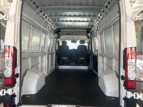 Used 2024 RAM ProMaster 2500 image 22