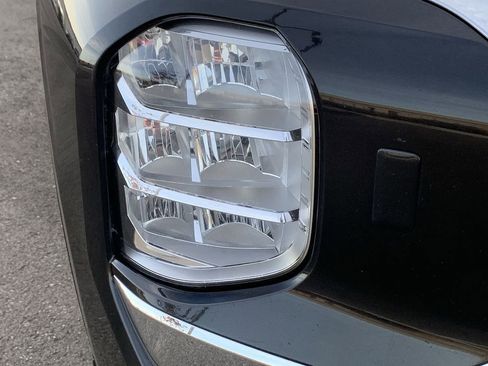 Used 2022 Mitsubishi Outlander ES image 9