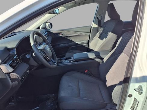 Used 2025 Toyota Camry LE image 21