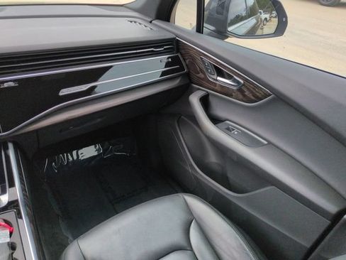 Used 2021 Audi Q7 3.0T Premium AWD/4WD image 19