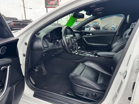 Used 2020 Kia Stinger GT-Line image 5