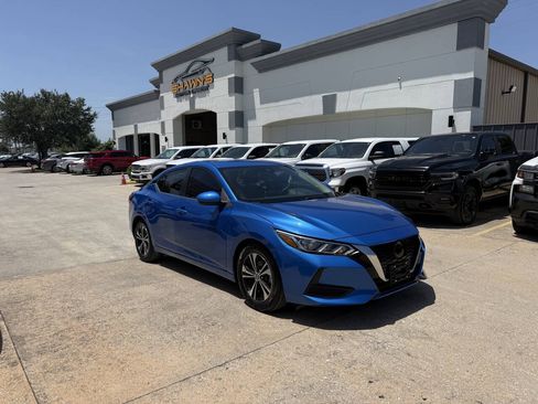 Used 2022 Nissan Sentra SV FWD image 2