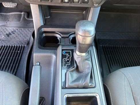 Used 2019 Toyota Tacoma TRD Off-Road AWD/4WD image 28