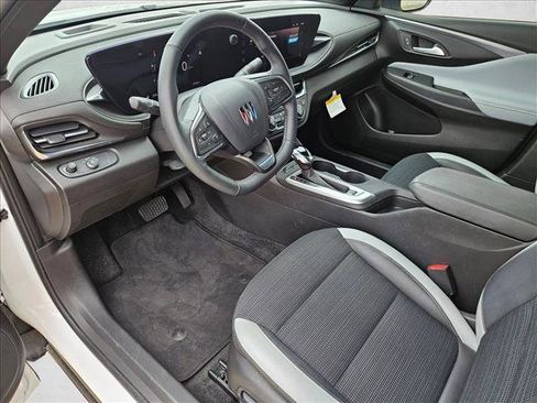 Used 2024 Buick Envista Preferred w/ Convenience I Package image 9