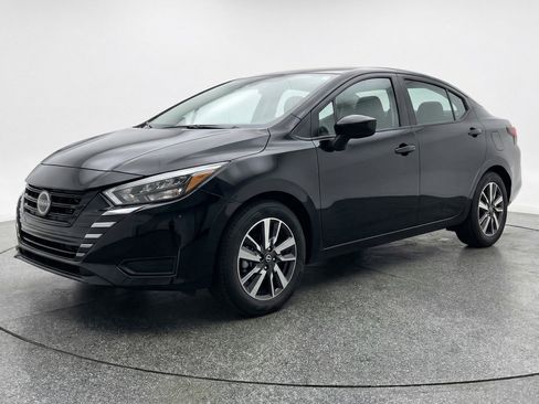 Used 2025 Nissan Versa SV FWD image 3