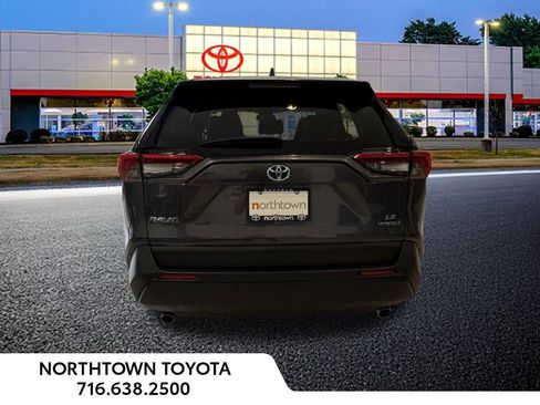 Used 2024 Toyota RAV4 LE AWD/4WD image 30