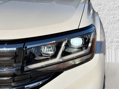 Used 2023 Volkswagen Atlas SEL Premium image 9