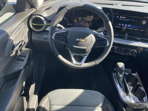 New 2026 Chevrolet Trax LT w/ Driver Confidence Package image 12